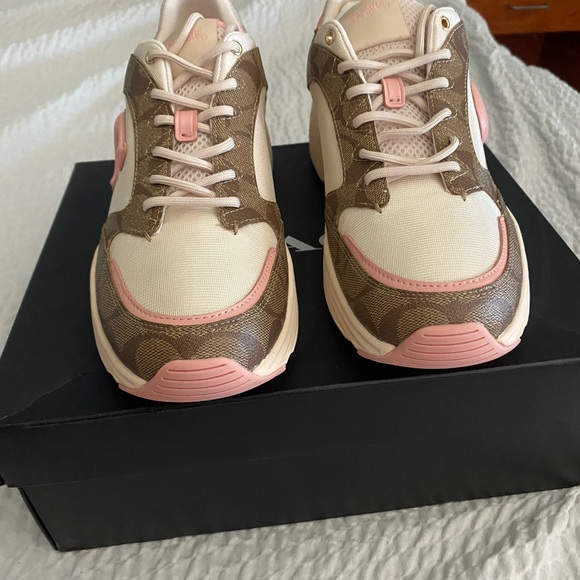 Coach runner - Picture 2 of 3